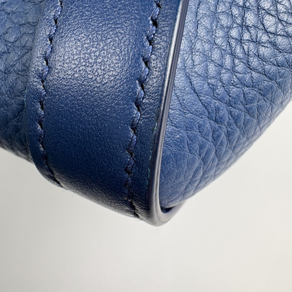 PRADA Bag - Picture 3 of 7